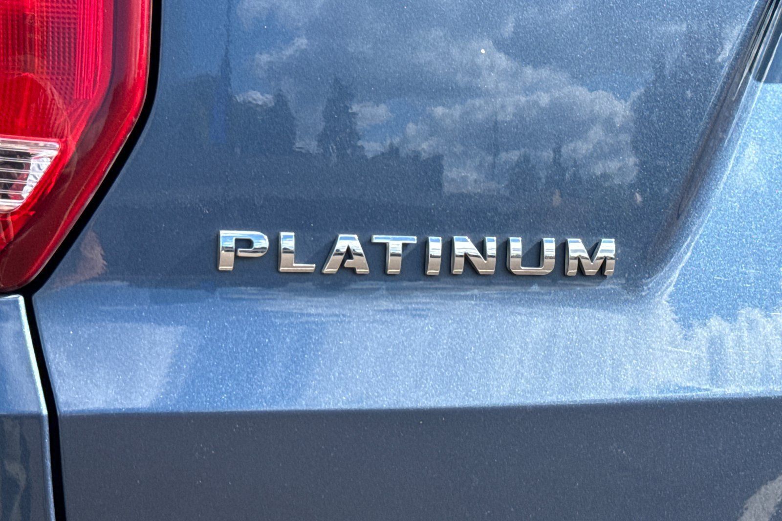 Used 2018 Ford Explorer Platinum AWD/4WD image 28