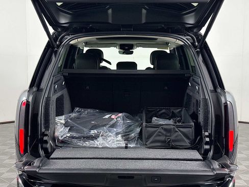 New 2026 Land Rover Range Rover SE image 26