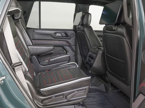 Used 2026 GMC Yukon AT4 Ultimate w/ LPO, Illumination Package AWD/4WD image 11