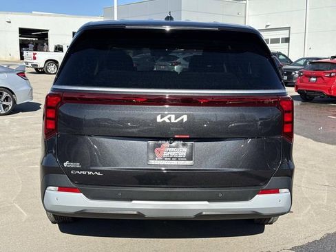 New 2026 Kia Carnival LX image 4