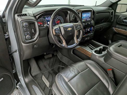 Used 2020 Chevrolet Silverado 1500 High Country image 2