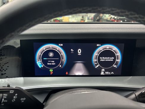 New 2025 Volkswagen Tiguan SE image 15