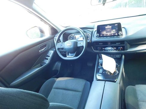Used 2025 Nissan Rogue SV FWD image 5