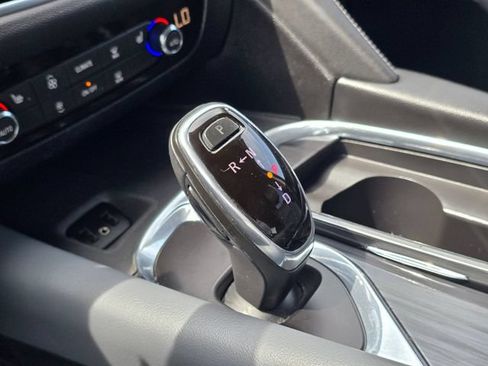 Used 2019 Buick Enclave Essence AWD/4WD image 36