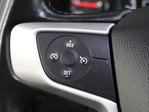 Used 2018 GMC Acadia SLE FWD image 16