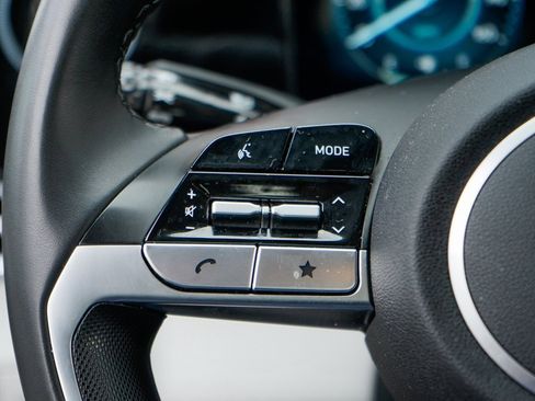 Used 2025 Hyundai Elantra Limited image 20