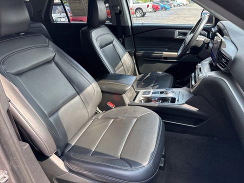 Used 2023 Ford Explorer XLT w/ Equipment Group 202A image 30