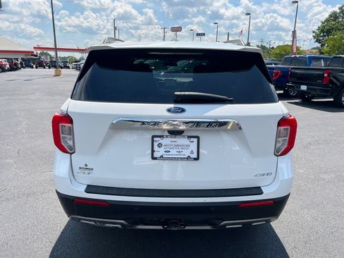 Certified 2022 Ford Explorer XLT w/ Equipment Group 202A AWD/4WD image 6