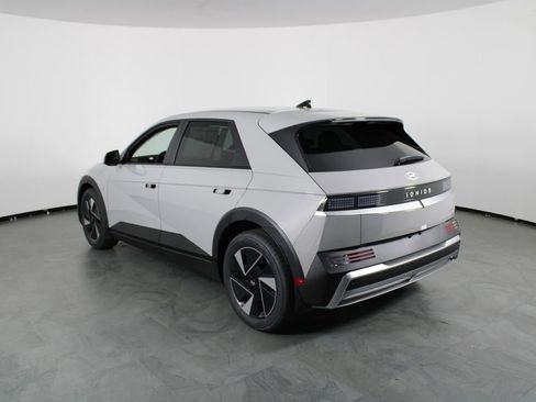 New 2026 Hyundai Ioniq 5 SEL image 5