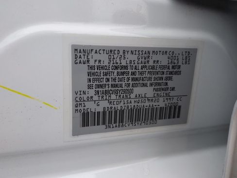 Used 2025 Nissan Sentra SV FWD image 33