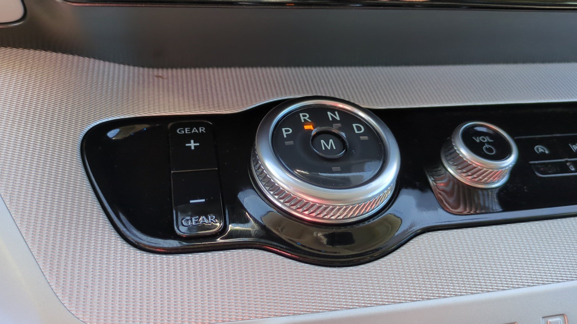 Used 2025 Ford Expedition Active RWD image 28