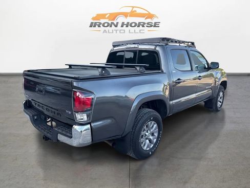 Used 2017 Toyota Tacoma SR5 w/ Tow Package AWD/4WD image 5