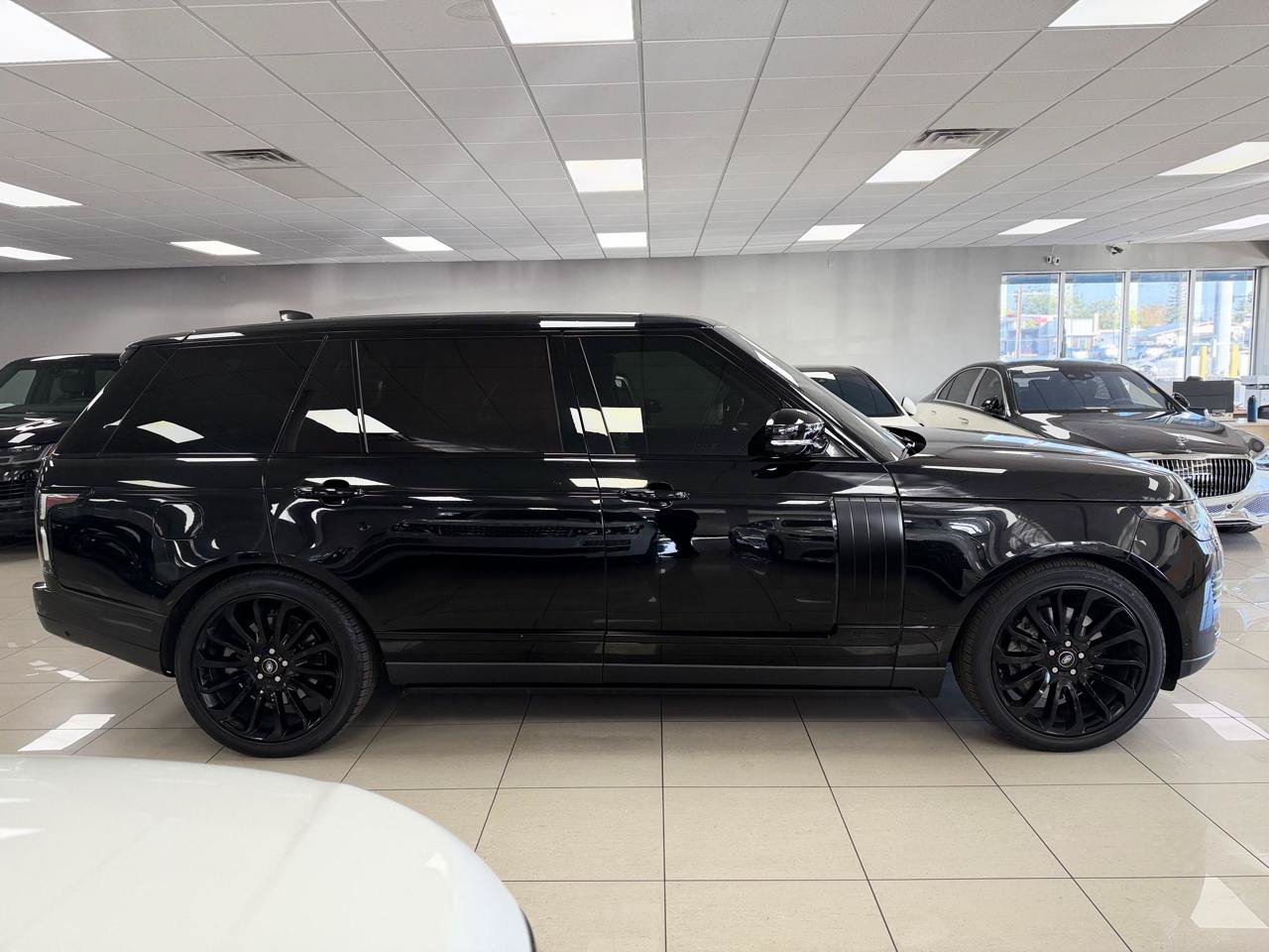 Used 2019 Land Rover Range Rover Long Wheelbase Autobiography AWD/4WD image 3