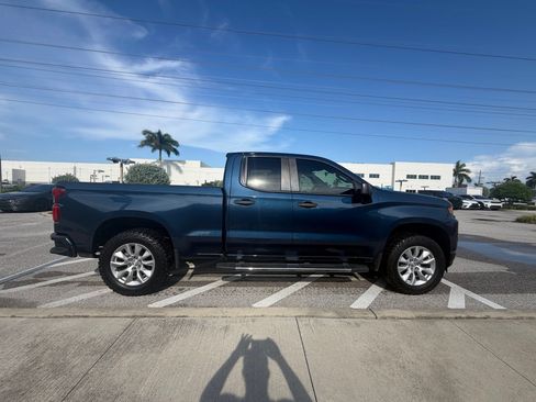 Used 2019 Chevrolet Silverado 1500 Custom RWD image 3