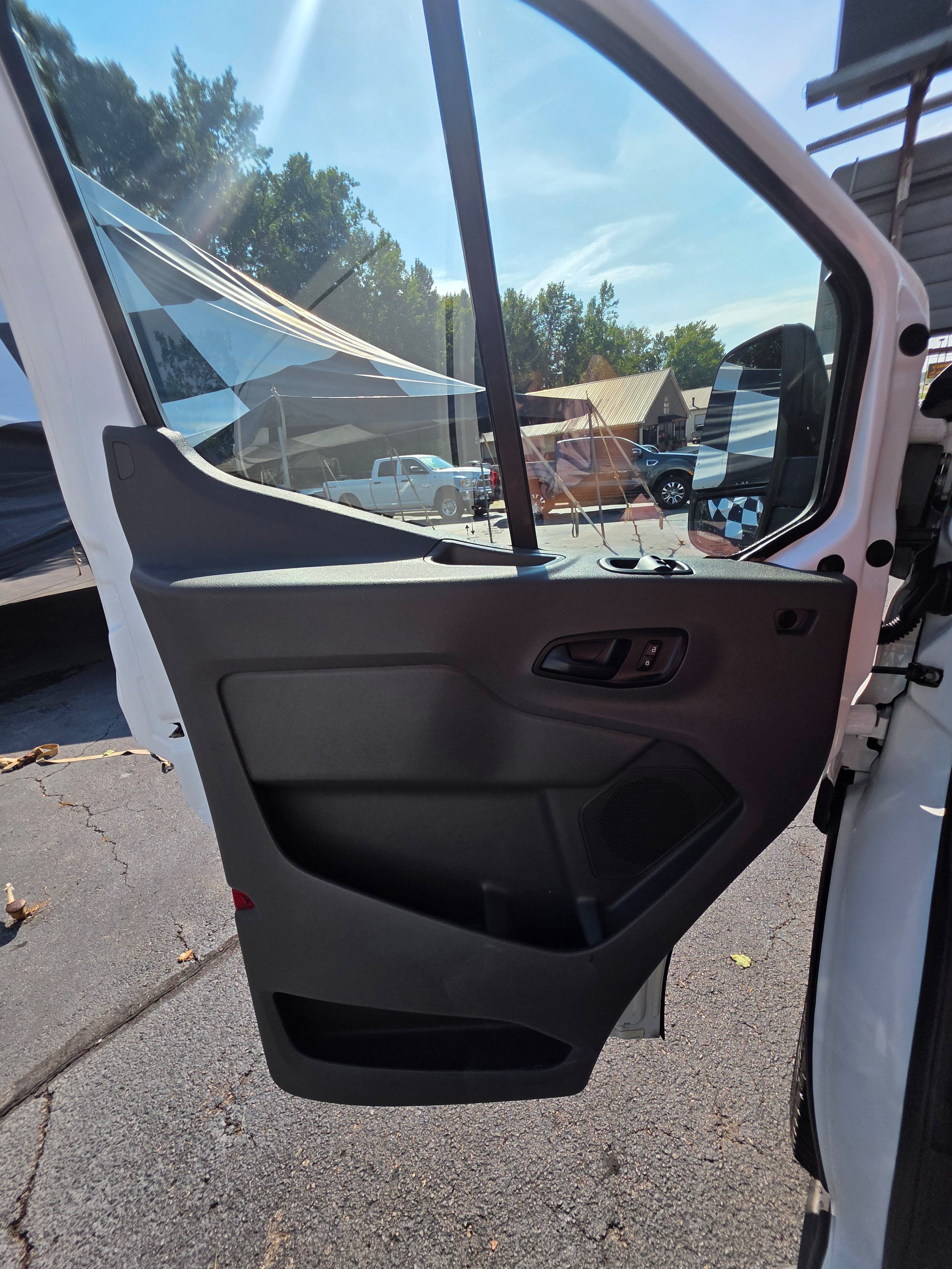 Used 2021 Ford Transit 250 Low Roof RWD image 21