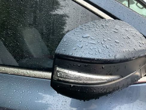 Used 2014 Toyota Highlander LE FWD image 3