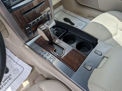 Used 2006 Cadillac XLR V RWD image 17
