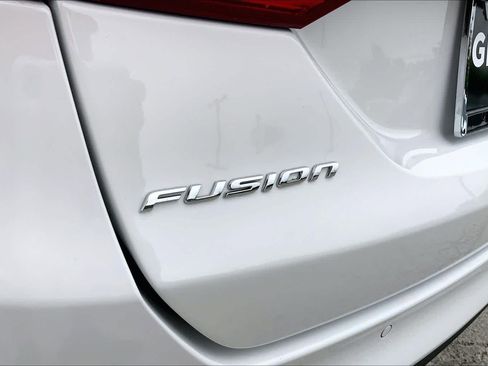 Used 2017 Ford Fusion SE w/ Equipment Group 201A FWD image 30