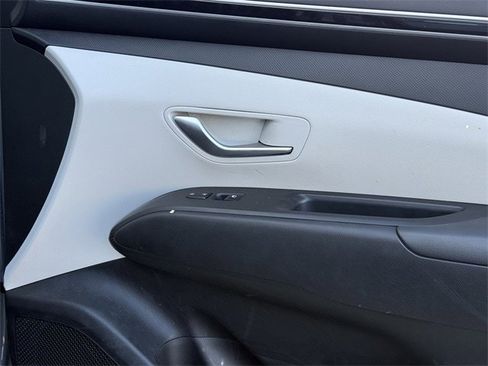 Used 2024 Hyundai Tucson SE image 24