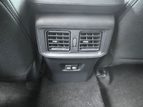 Used 2025 Toyota RAV4 XLE AWD/4WD image 30
