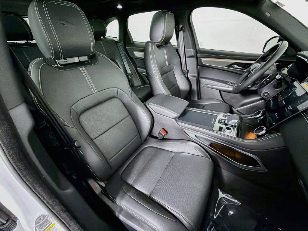 Certified 2025 Jaguar F-PACE R-Dynamic S AWD/4WD image 30
