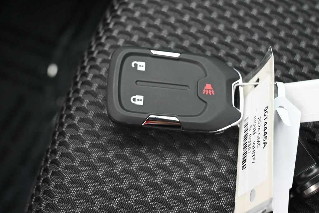 Used 2024 GMC Terrain SLE FWD image 28