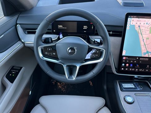 New 2025 Volvo EX90 Plus image 12