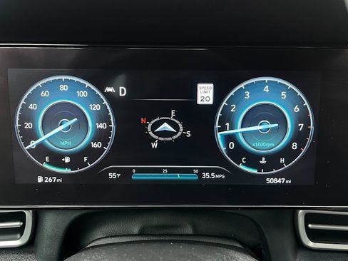 Used 2023 Hyundai Elantra SEL w/ Convenience Package image 13