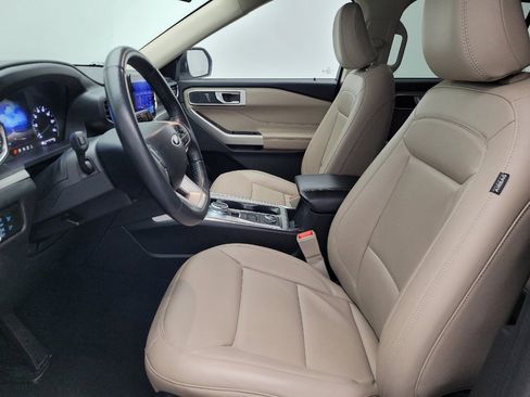 Used 2023 Ford Explorer XLT w/ Equipment Group 202A image 17