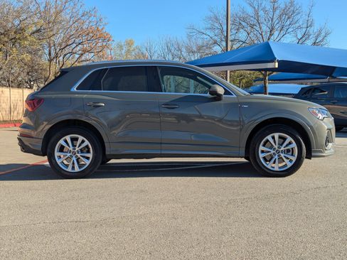 Used 2025 Audi Q3 2.0T Premium image 3