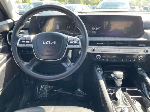 Used 2023 Kia Telluride EX w/ EX Captain's Chair Package FWD image 18