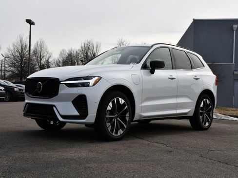 New 2026 Volvo XC60 T8 Plus w/ Protection Package Premier AWD/4WD image 3