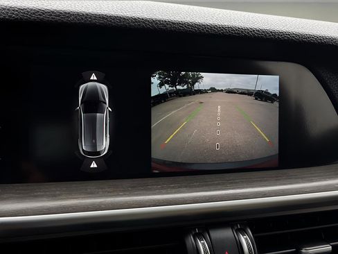 Used 2022 Alfa Romeo Stelvio Ti image 26