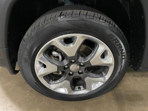 Used 2019 Jeep Compass Limited AWD/4WD image 22