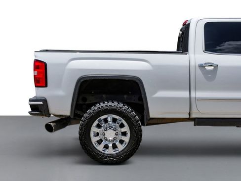 Used 2015 GMC Sierra 2500 Denali w/ Duramax Plus Package AWD/4WD image 6