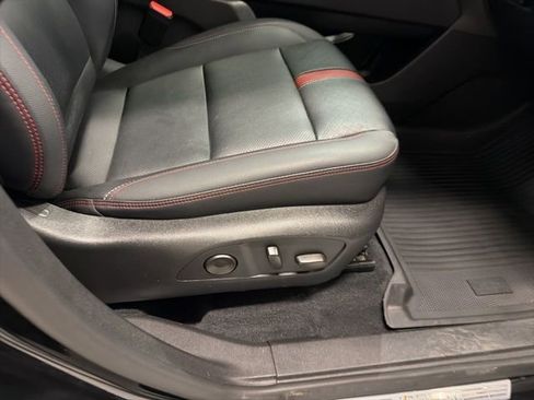 Used 2024 Chevrolet Traverse RS image 17