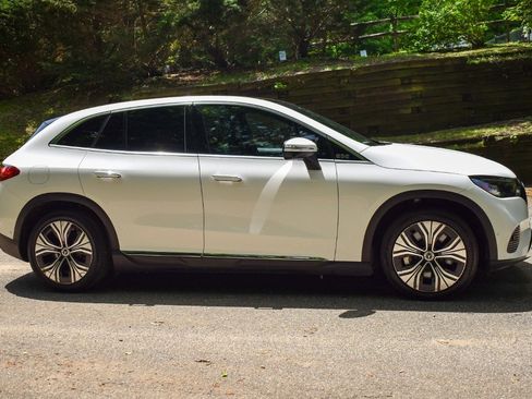 Used 2023 Mercedes-Benz EQE 350+ 4MATIC SUV image 9