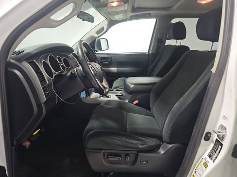 Used 2017 Toyota Sequoia SR5 w/ Sport Appearance Package image 7