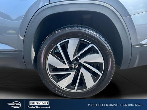 Used 2024 Volkswagen Atlas SE AWD/4WD image 30