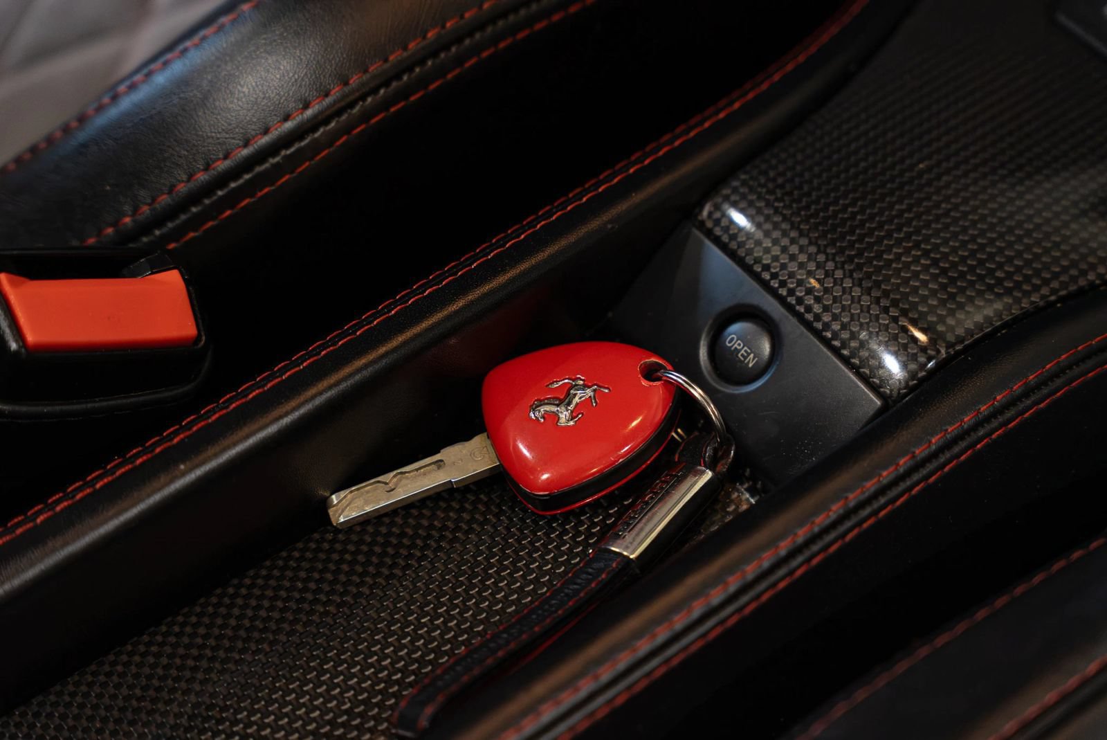 Used 2013 Ferrari 458 Spider RWD image 38