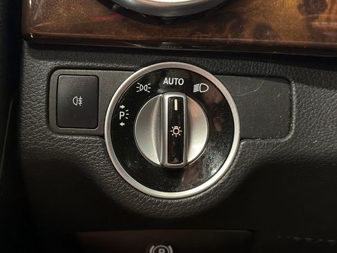 Used 2015 Mercedes-Benz GLK 350 4MATIC image 31