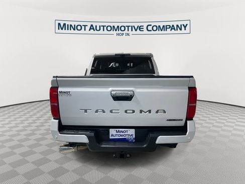 Used 2025 Toyota Tacoma Limited image 7