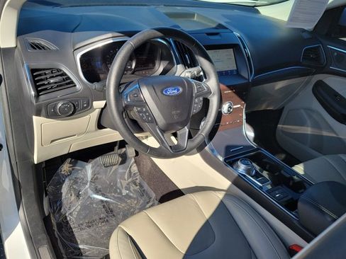 Used 2020 Ford Edge Titanium image 22