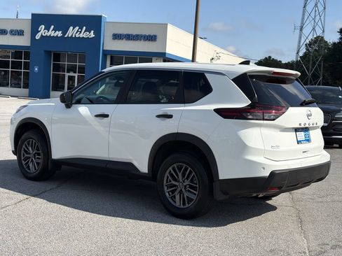 Used 2026 Nissan Rogue S FWD image 18