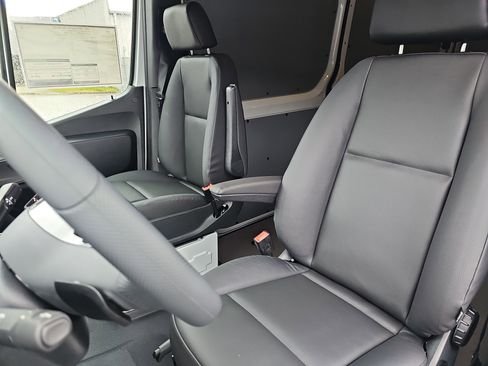 New 2026 Mercedes-Benz Sprinter 2500 image 16