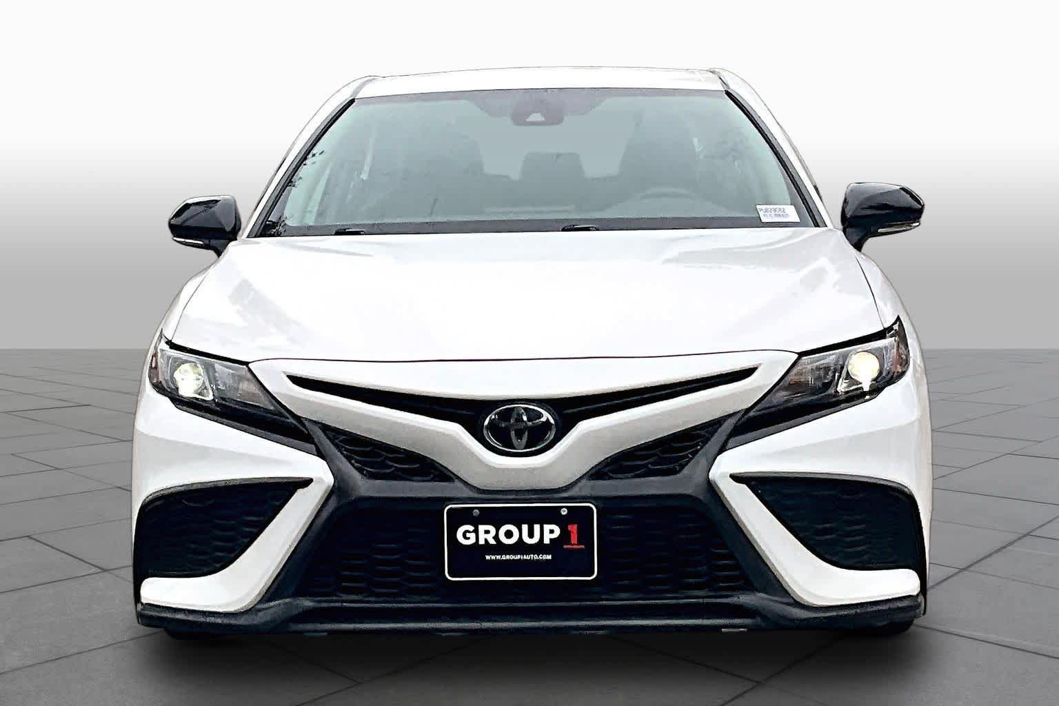 Used 2023 Toyota Camry SE FWD image 4