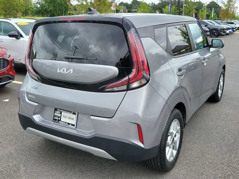 Certified 2023 Kia Soul LX w/ Option Group 015 FWD image 4