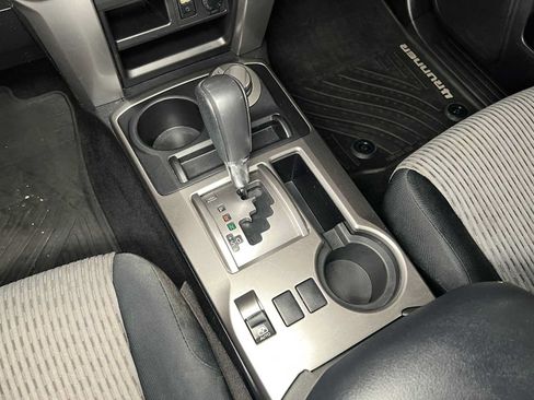 Used 2015 Toyota 4Runner SR5 AWD/4WD image 31