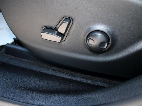 Used 2022 Jeep Cherokee Trailhawk w/ Comfort/Convenience Group image 9