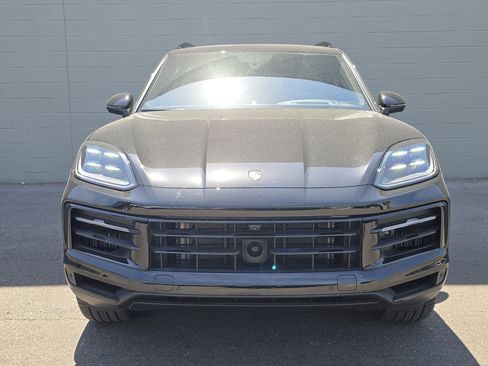 Certified 2025 Porsche Cayenne E-Hybrid AWD/4WD image 6